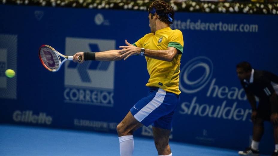 Roger Federer vence Tommy Haas neste domingo (09/12),em partida de exibição no Ginásio do Ibirapuera, em São Paulo