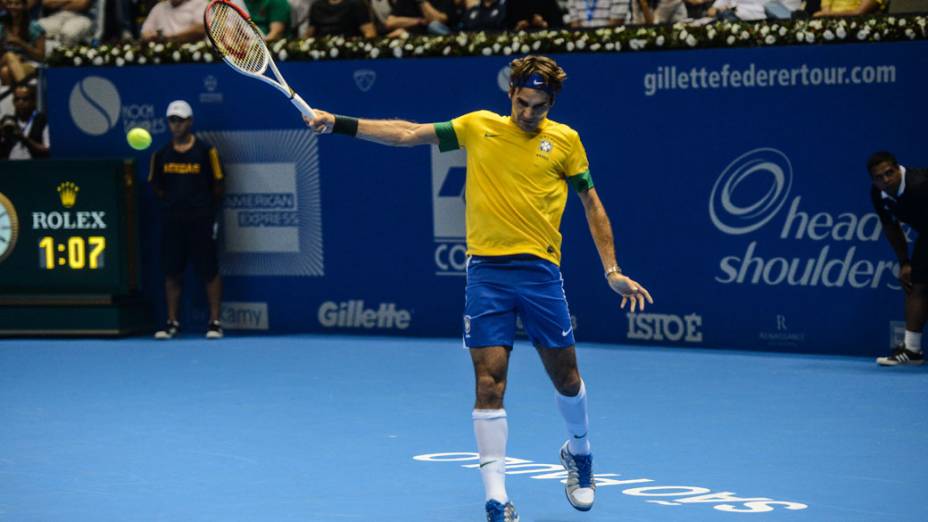 Roger Federer vence Tommy Haas neste domingo (09/12),em partida de exibição no Ginásio do Ibirapuera, em São Paulo