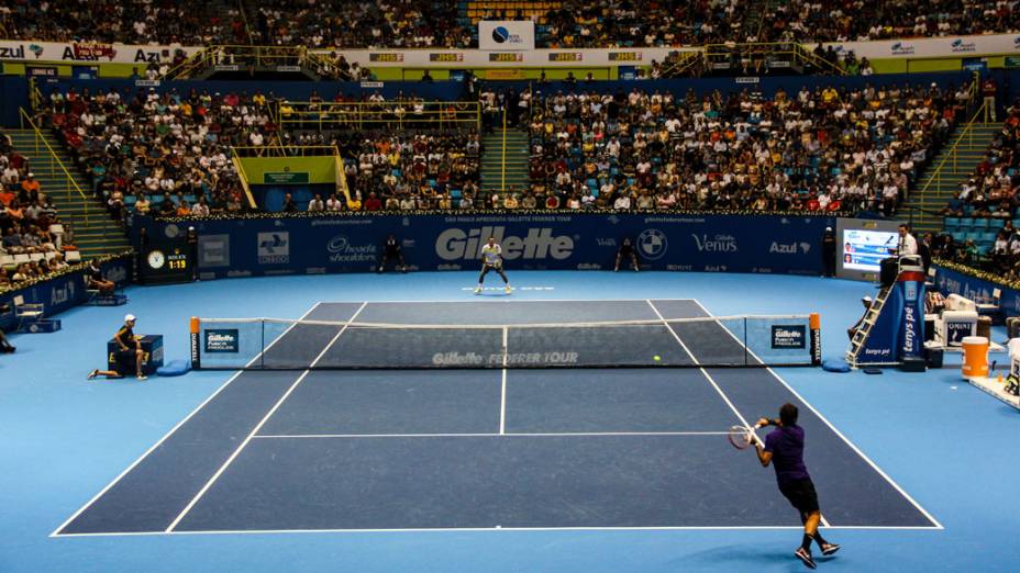 Roger Federer vence Jo-Wilfried Tsonga neste sábado (08/12),em partida de exibição pelo Gillette Roger Federer Tour em São Paulo no ginásio do Ibirapuera