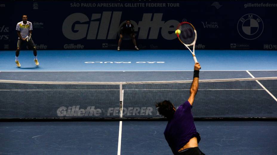 Roger Federer vence Jo-Wilfried Tsonga neste sábado (08/12),em partida de exibição pelo Gillette Roger Federer Tour em São Paulo no ginásio do Ibirapuera