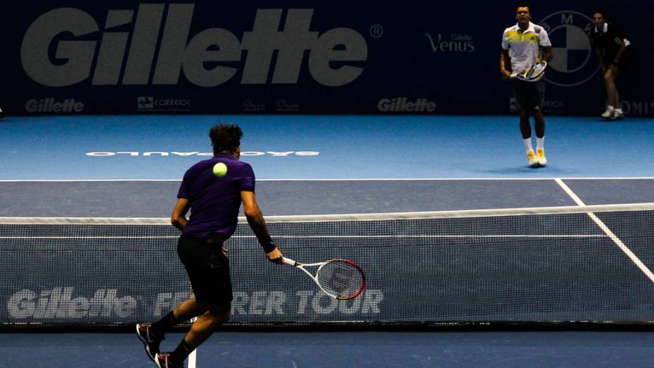 Roger Federer vence Jo-Wilfried Tsonga neste sábado (08/12),em partida de exibição pelo Gillette Roger Federer Tour em São Paulo no ginásio do Ibirapuera