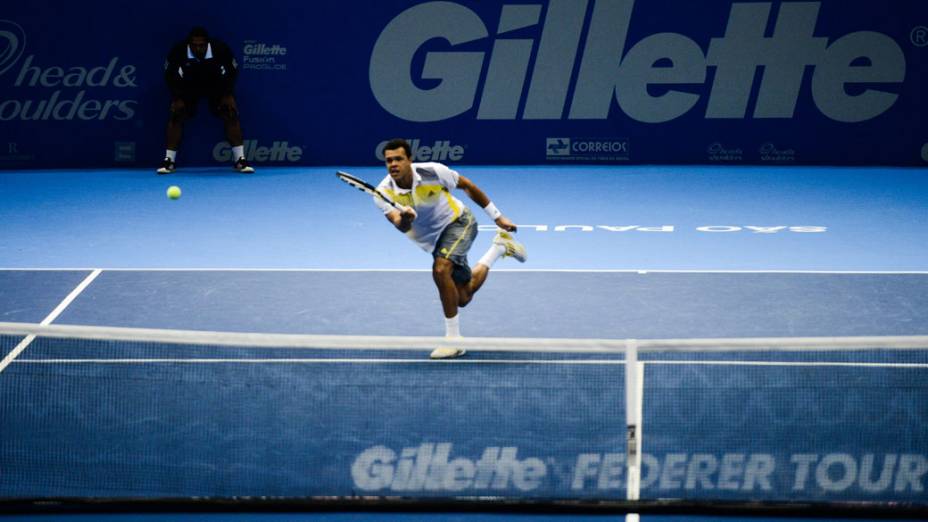 Jo-Wilfried Tsonga enfrenta Roger Federer neste sábado (08/12),em partida de exibição pelo Gillette Roger Federer Tour em São Paulo no ginásio do Ibirapuera