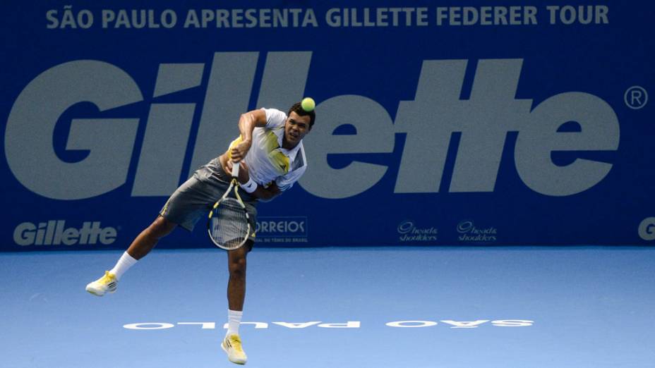 Jo-Wilfried Tsonga enfrenta Roger Federer neste sábado (08/12),em partida de exibição pelo Gillette Roger Federer Tour em São Paulo no ginásio do Ibirapuera 