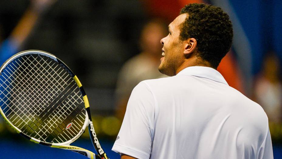 Jo-Wilfried Tsonga vence Thomaz Bellucci nesta sexta (07/11), no Gillette Federer Tour