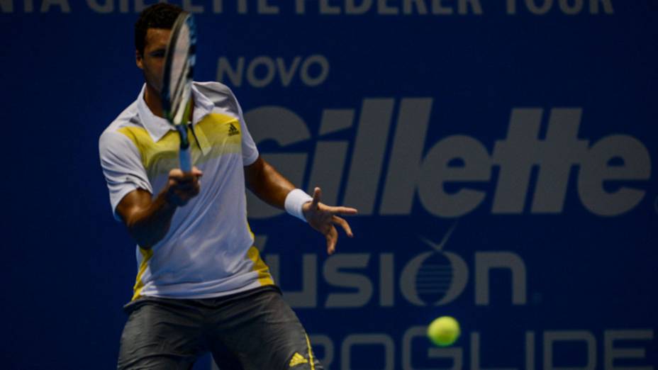 Jo-Wilfried Tsonga vence Thomaz Bellucci nesta sexta (07/11), no Gillette Federer Tour