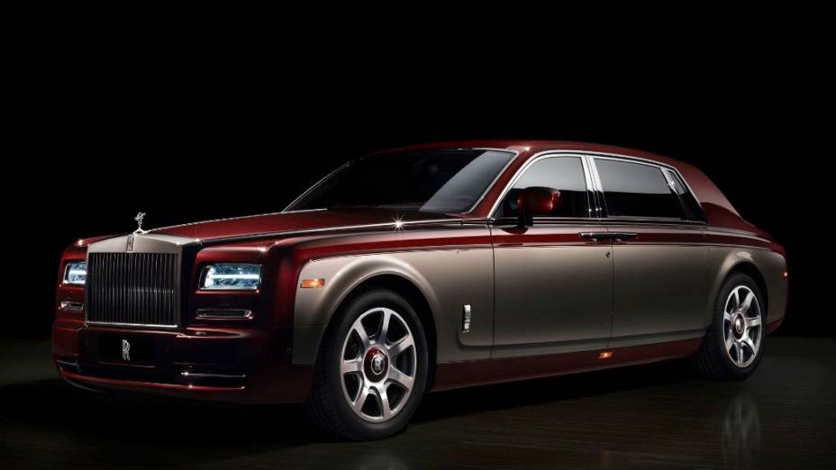 Rolls-Royce Pinnacle Travel Phantom – A versão alongada e customizada do Phantom foi uma iniciativa da marca inglesa para “homenagear” os chineses que, segundo um levantamento da ONU, foi o povo que mais gastou em viagens no exterior. O preço do automóvel não foi divulgado