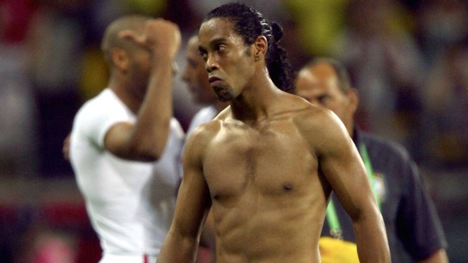Ronaldinho Gaúcho lamenta a eliminação do Brasil, derrotado pela França nas quartas de final da Copa de 2006