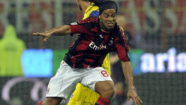 Ronaldinho na partida contra o Chievo, no último sábado