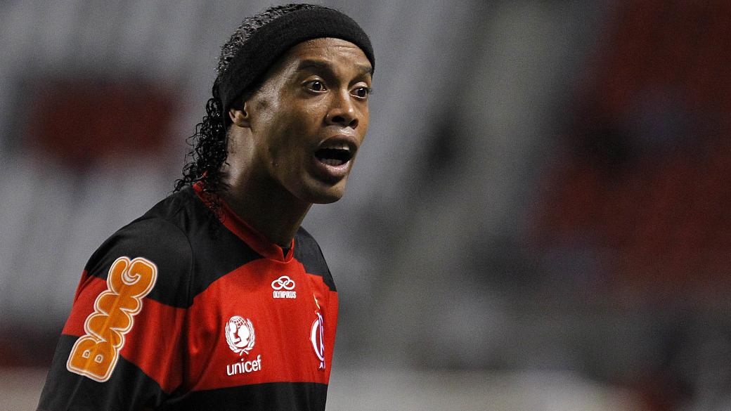 Ronaldinho Gaúcho, camisa 10 do Flamengo, em jogo pela Libertadores 2012