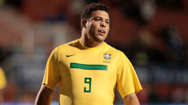 O jogador Ronaldo durante partida contra a Romênia no Pacaembu, São Paulo O jogador Ronaldo durante partida contra a Romênia no Pacaembu, São Paulo
