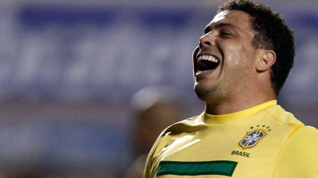 O jogador Ronaldo durante partida contra a Romênia no Pacaembu, São Paulo O jogador Ronaldo durante partida contra a Romênia no Pacaembu, São Paulo