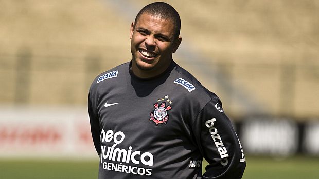 Ronaldo treinando pelo Corinthians