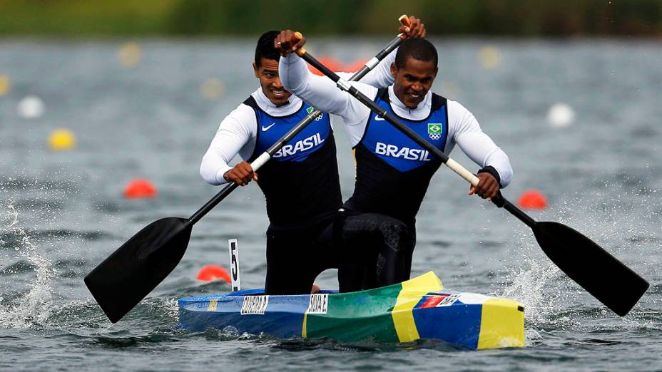 A dupla do Brasil na disputa da canoagem velocidade, formada por Erlon Silva e Ronilson Oliveira, ficou de fora da final na categoria canoa dupla 1.000 m e foi eliminada dos Jogos Olímpicos de Londres