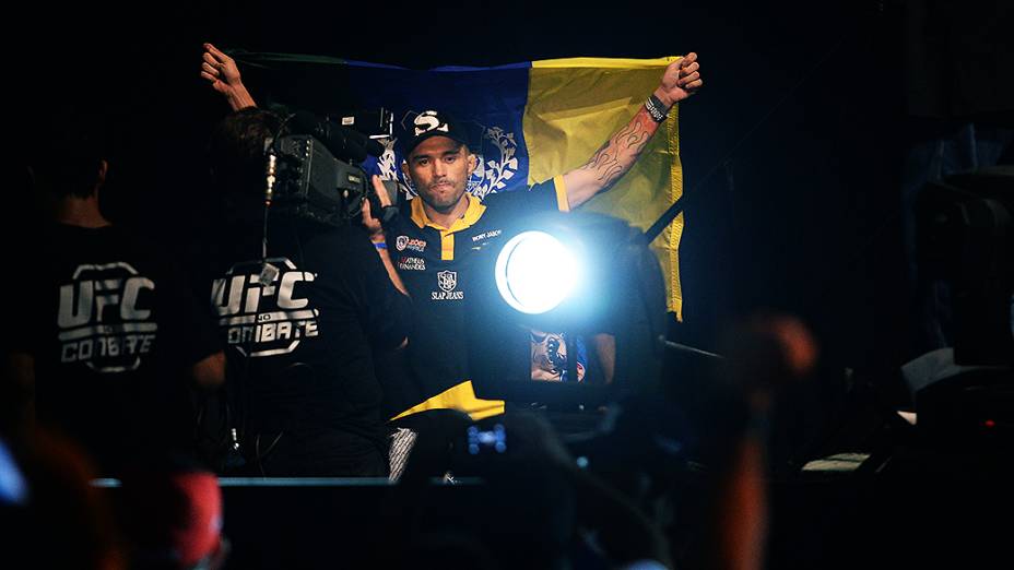 Rony Jason durante a pesagem do UFC de Natal