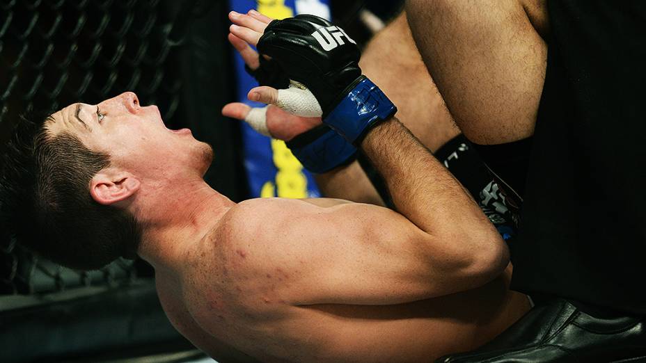 Rony Jason vence Steven Siler no ginásio Nélio Dias em Natal (RN) pelo UFC 2014