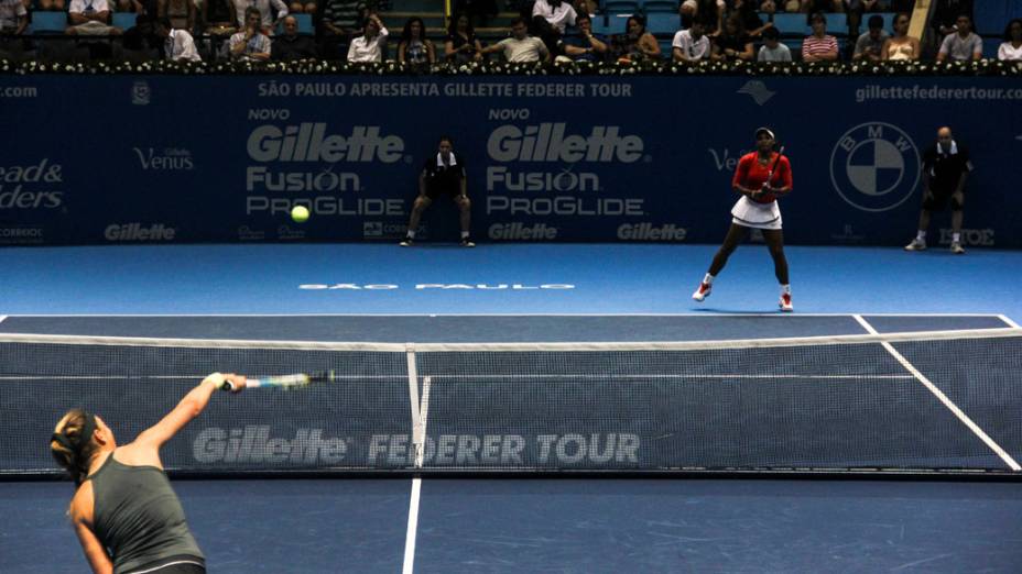 Victoria Azarenka vence Serena Williams neste sábado (08/12),em partida de exibição pelo Gillette Roger Federer Tour em São Paulo no ginásio do Ibirapuera