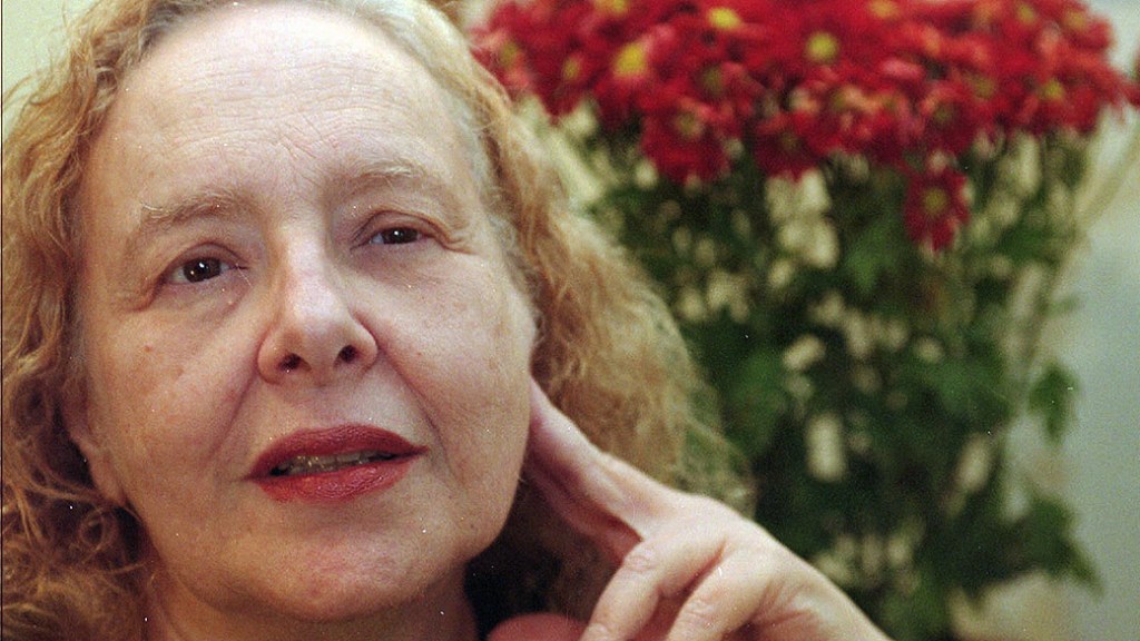 A escritora Rose Marie Muraro em 1999