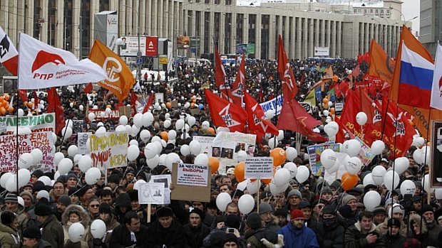Russos protestam contra a fraude eleitoral e pedem novo pleito legislativo