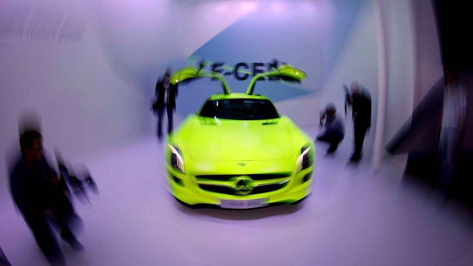 Automóvel SLS AMG E-Cell, modelo elétrico da Mercedes-Benz, apresentado no Salão Internacional do Automóvel de Frankfurt, Alemanha
