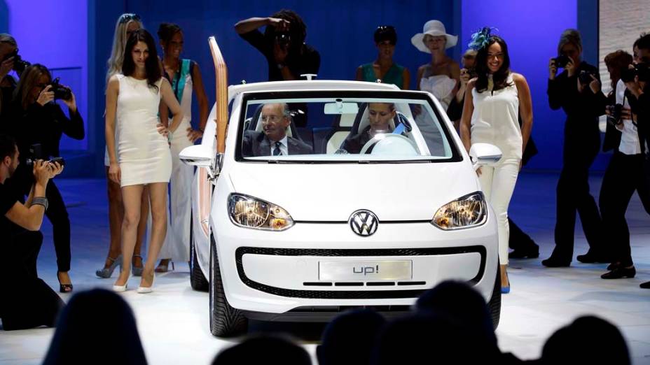 "Up!", o novo modelo compacto da Volkswagen, é apresentado no Salão Internacional do Automóvel de Frankfurt, Alemanha