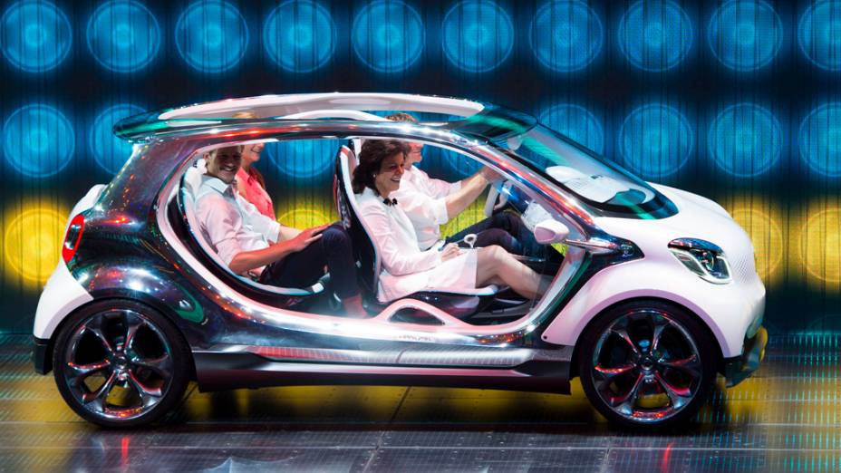 Novo Smart da Mercedes é apresentado no 65º Salão Internacional do Automóvel de Frankfurt
