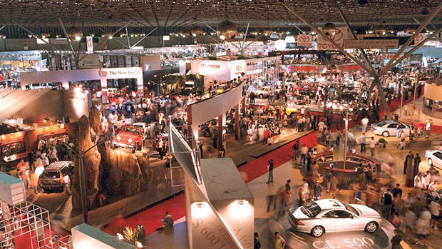 Vista geral do Salão do Automóvel de 2000