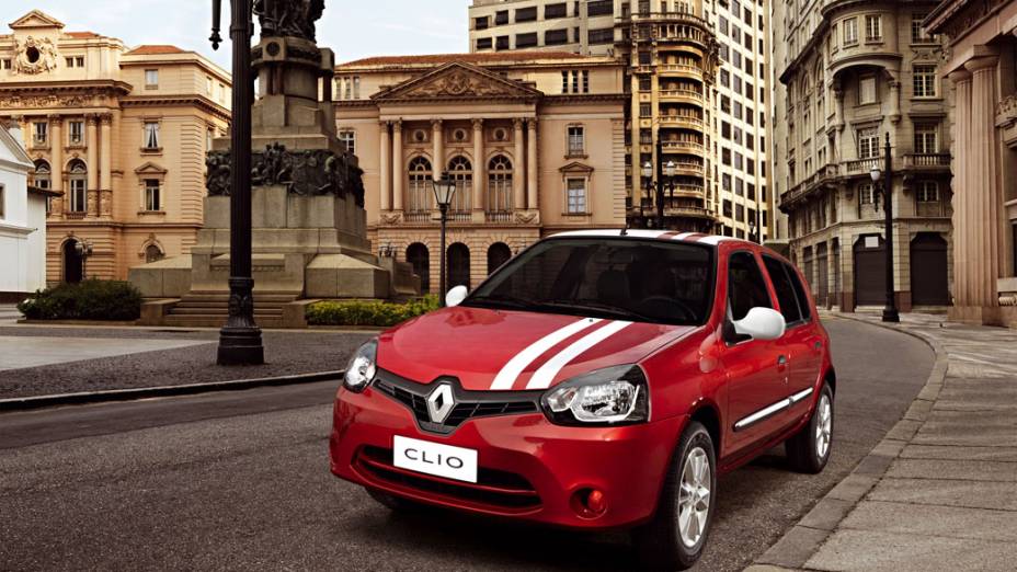 Renault Clio 2013 1.0 16V - a álcool, 9,5 km/l (cidade) e 10,7 km/l (estrada); a gasolina: 14,3 km/l (cidade) e 15,8 km/l (estrada)