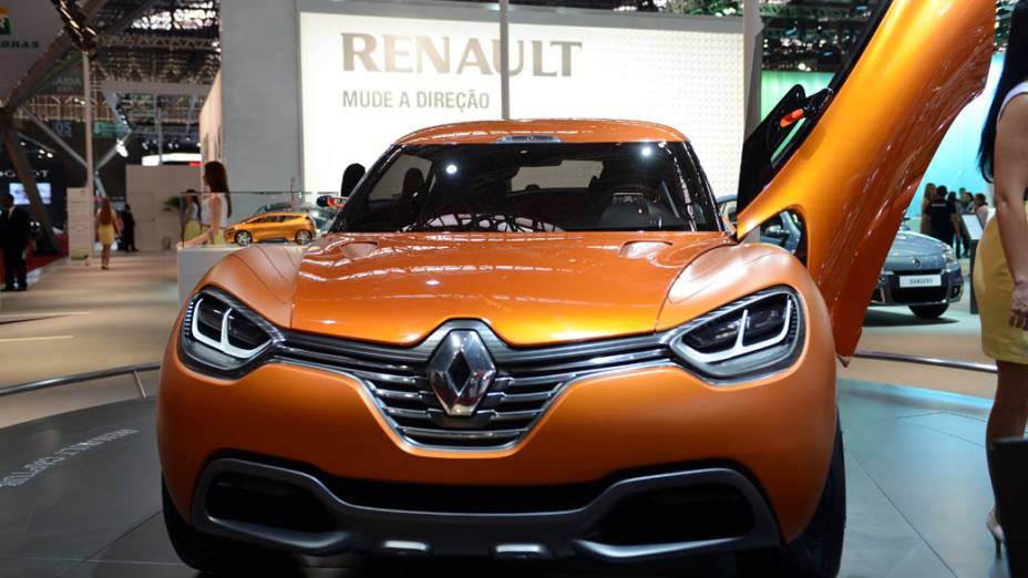 Renault Captur - Mostrado no começo do ano passado durante o Salão de Genebra, o protótipo com carroceria curvilínea vem com teto retrátil e chassi feito de fibra de carbono para favorecer a redução de peso. O motor que empurra o modelo é um 1.6 biturbo, a diesel, capaz de entregar 160 cv. O interior exibe bancos vazados e a parte frontal tem como inspiração o design de outro carro-conceito, o DeZir, apresentado no Salão do Automóvel de São Paulo de 2010