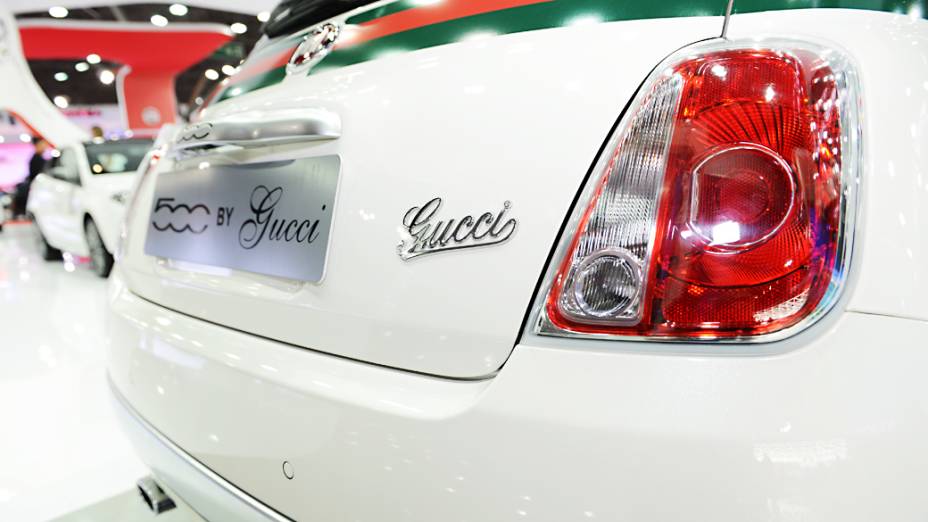500C by Gucci - Enfeitado com detalhes assinados pela grife italiana Gucci, o preço do pequeno conversível salta para 60.800 reais