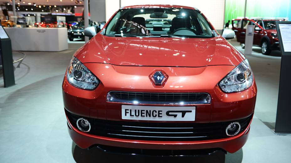 Fluence GT - Chega às revendas da Renault ainda neste mês por pouco menos de 80.000 reais. Tem motor 2.0 turbo de 180 cv