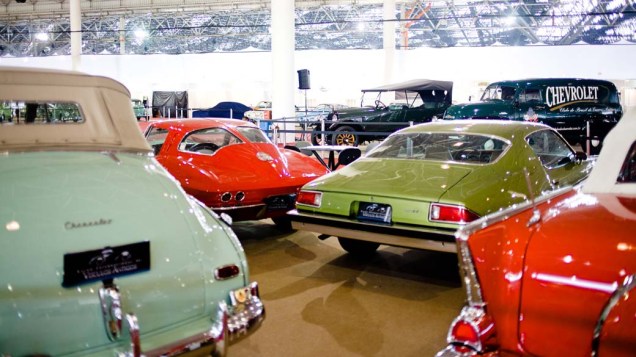 Automóveis no Salão Internacional de Veículos Antigos no Pavilhão de Exposições do Anhembi, em São Paulo