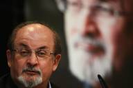 Escritores famosos reagem com horror a atentado contra Rushdie