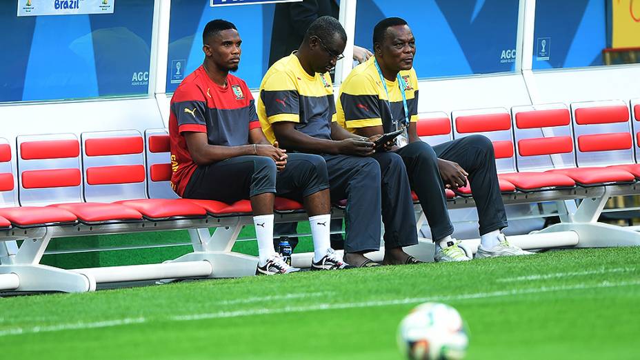 Seleção de Camarões, neste domingo (22), em treinamento no estádio Mané Garrincha, em Brasília