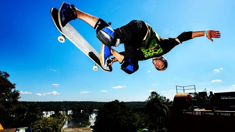 Sandro Dias, o Mineirinho, leva a prata no skate vertical em Foz do Iguaçu