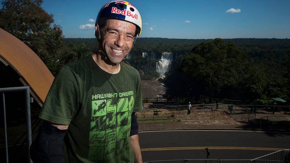 Sandro Dias, o Mineirinho, leva a prata no skate vertical em Foz do Iguaçu