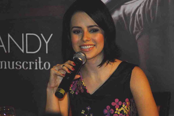 A cantora Sandy, durante coletiva de lançamento do disco-solo 'Manuscrito', em SP