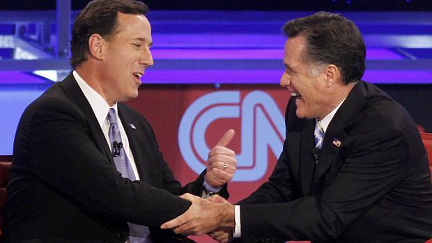 Santorum e Romney se enfrentaram em debate no Arizona