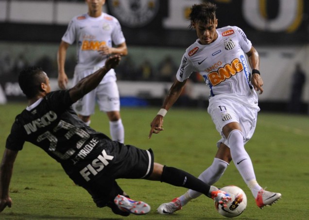 Santos x Corinthians, primeiro jogo da semifinal da Libertadores, na Vila Belmiro