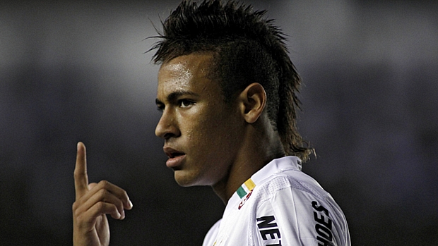 Sem licença paternidade? Neymar vai jogar hoje contra a Venezuela