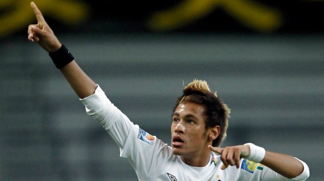 Neymar comemora primeiro gol durante partida da semifinal do Mundial de Clubes da FIFA em Toyota, Japão