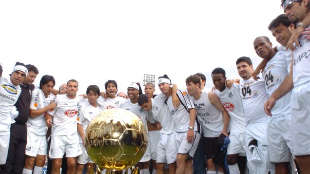 O Santos voltou ao lugar mais alto do pódio em 2004, após terminar o campeonato com 89 pontos. Segundo título seguido de Vanderlei Luxemburgo