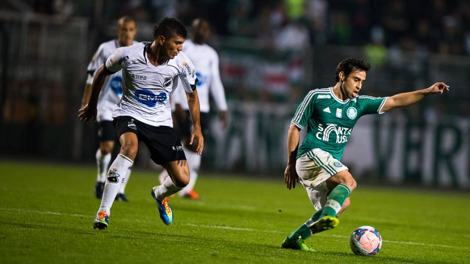 Valdívia durante goleada do Palmeiras sobre o ABC, por 4 a 1, no Pacaembu