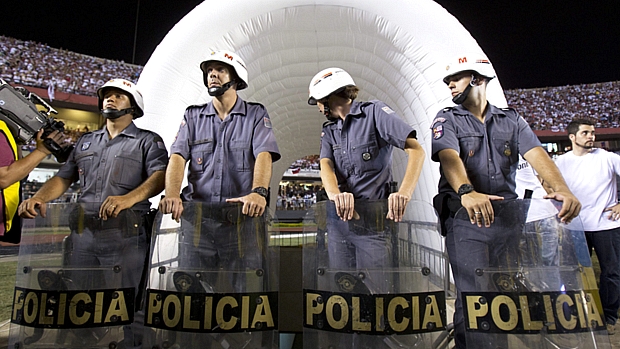 Jogadores do Tigre acusaram os seguranças do São Paulo de truculência e não voltaram para o segundo tempo