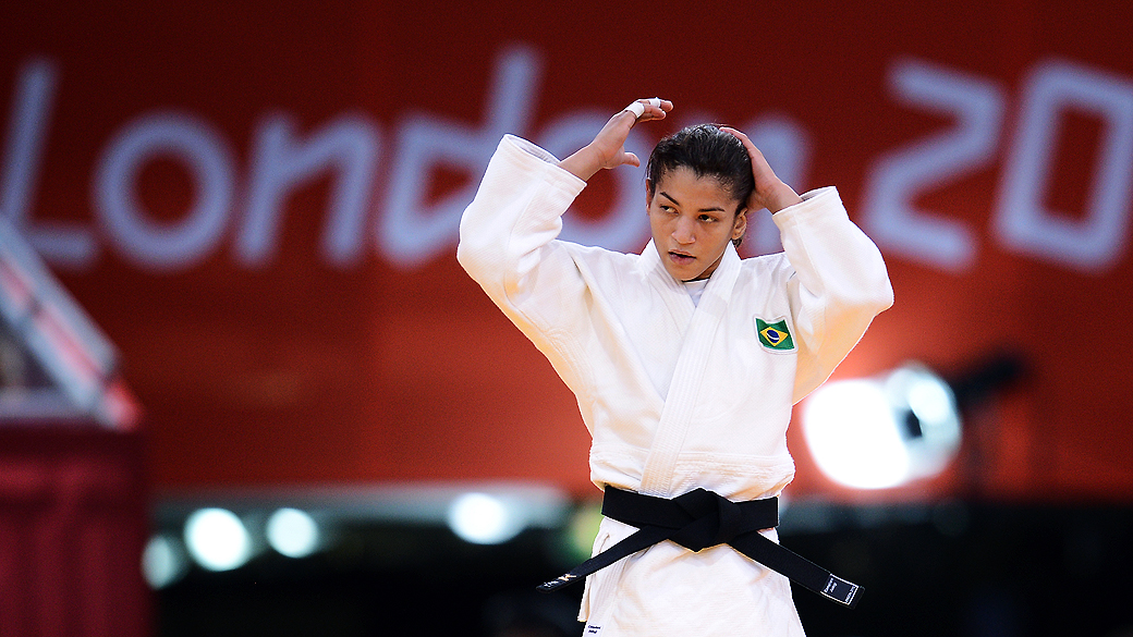 Sarah Menezes conquista ouro inédito para o Brasil. Piauiense vence romena e conquista melhor classificação para o judô feminino do país