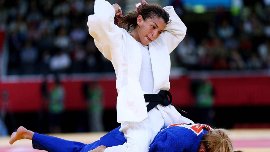 Sarah Menezes conquista ouro inédito para o Brasil. Piauiense vence romena e conquista melhor classificação para o judô feminino do país