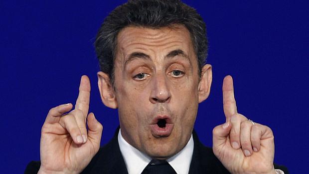 Sarkozy subiu nas pesquisas e agora conta com 47% das intenções de voto, contra 53% de Hollande