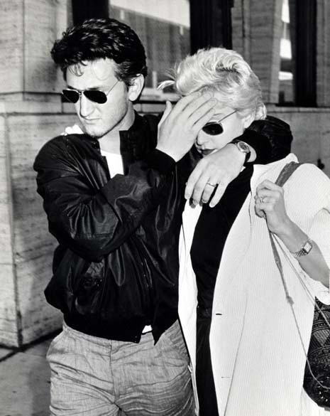 Após quatro anos de união, Sean Penn e Madonna romperam em 1989. A separação foi marcada por brigas e a prisão do ator por agressão