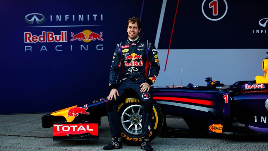 Com Sebastian Vettel a Red Bull lançou nesta terça-feira (28) seu novo carro para a temporada 2014 da categoria, o RB10