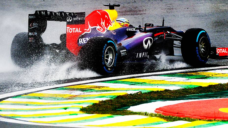 Com pista molhada, Sebastian Vettel faz o treino classificatório no circuito de Interlagos, em São Paulo