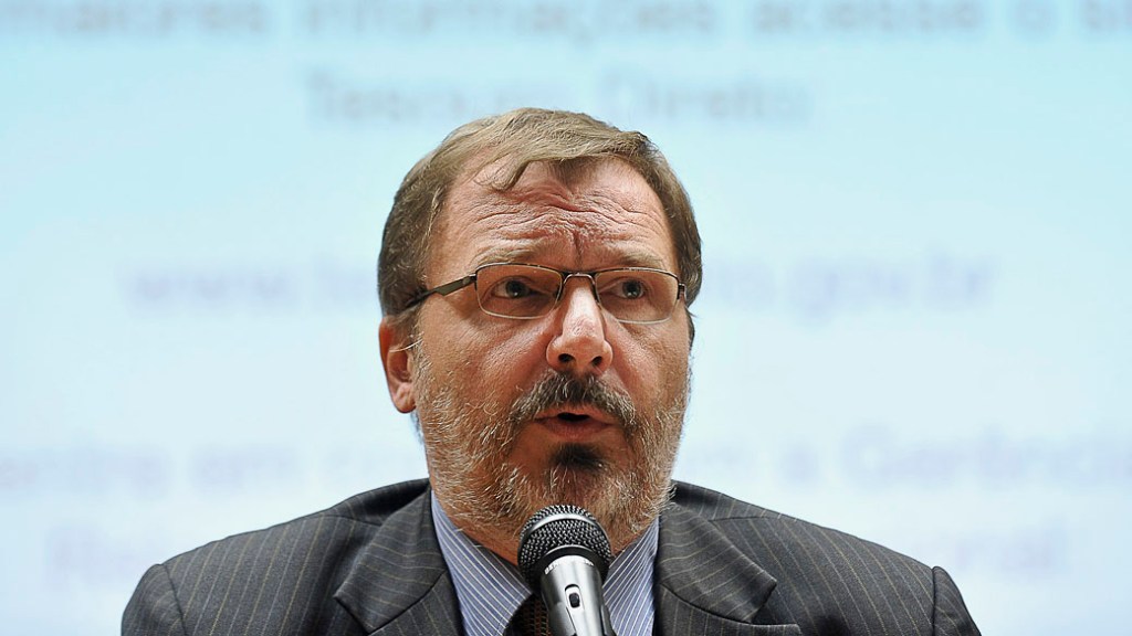 Arno Augustin, secretário do Tesouro Nacional